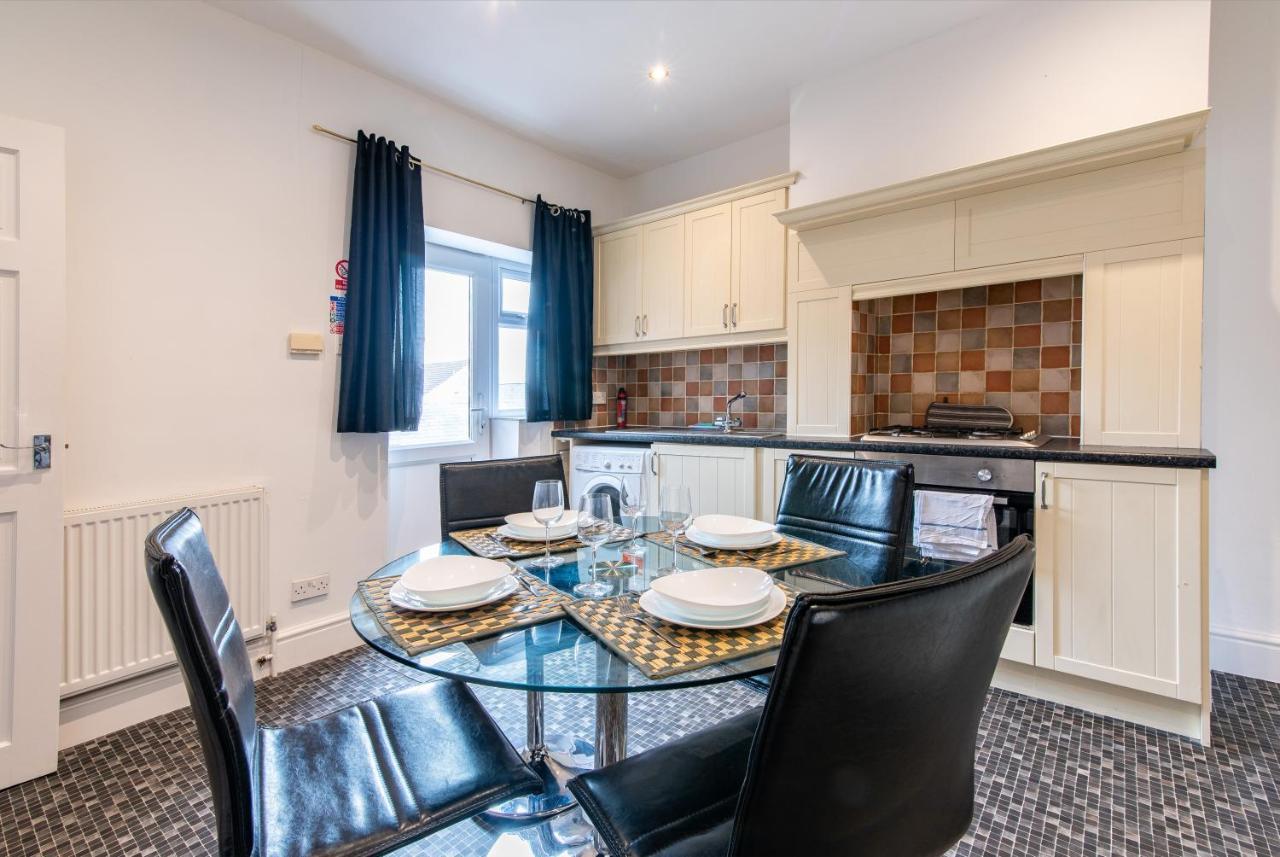 Chesterfield Lodge - 2 Bedroom Apartment Near Chesterfield Town Centre Екстер'єр фото